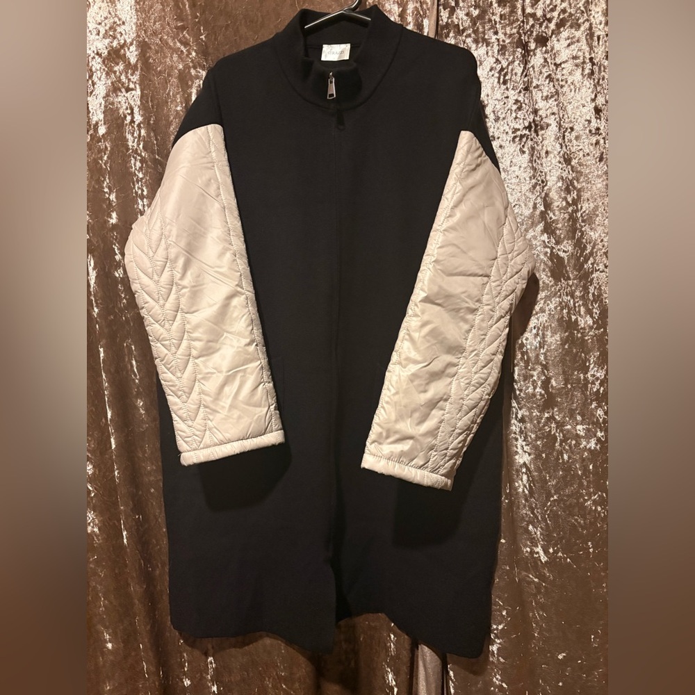 NWT Strazzi black coat with cream quilted sleeves -Size L/XL